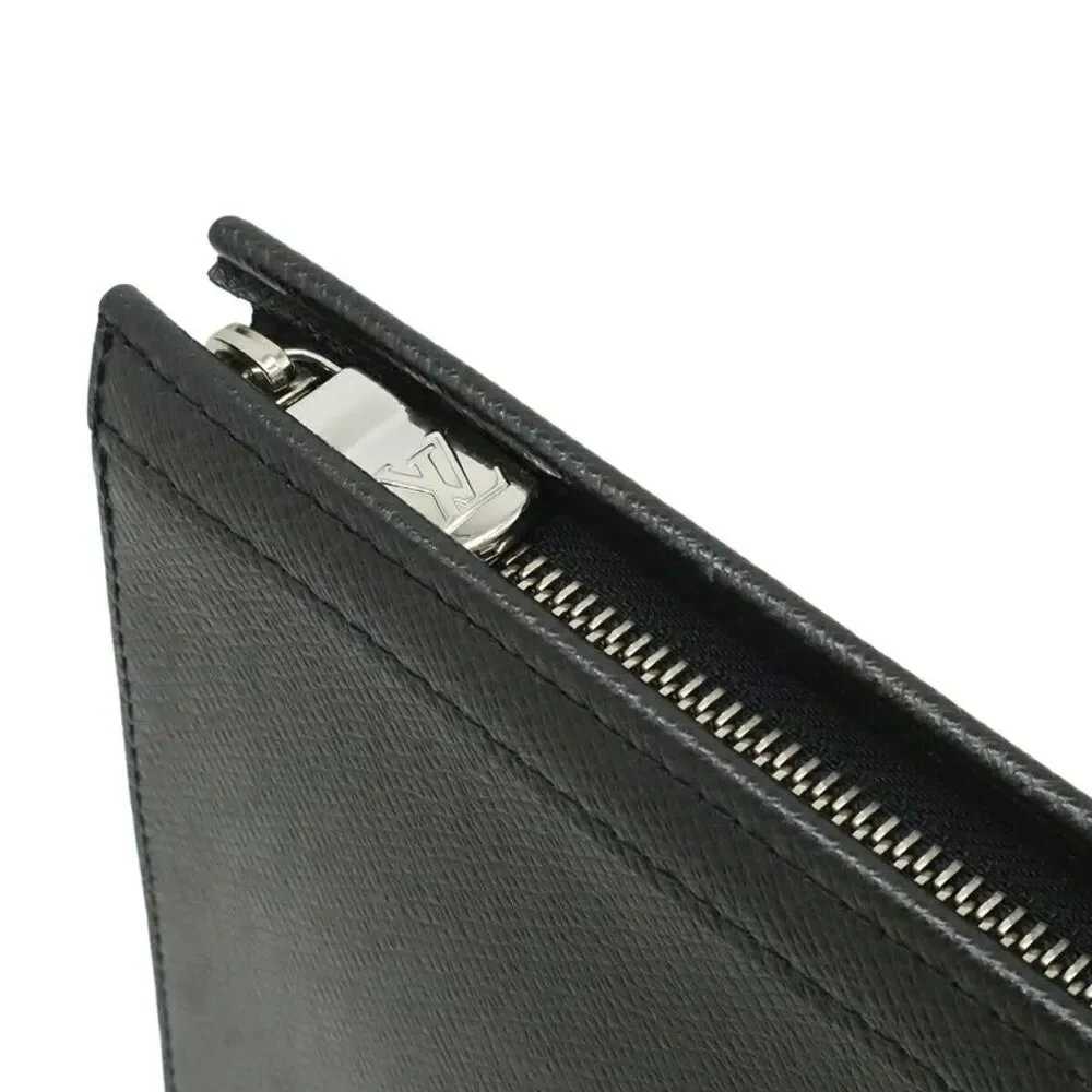 Louis Vuitton Pochette Voyage MM